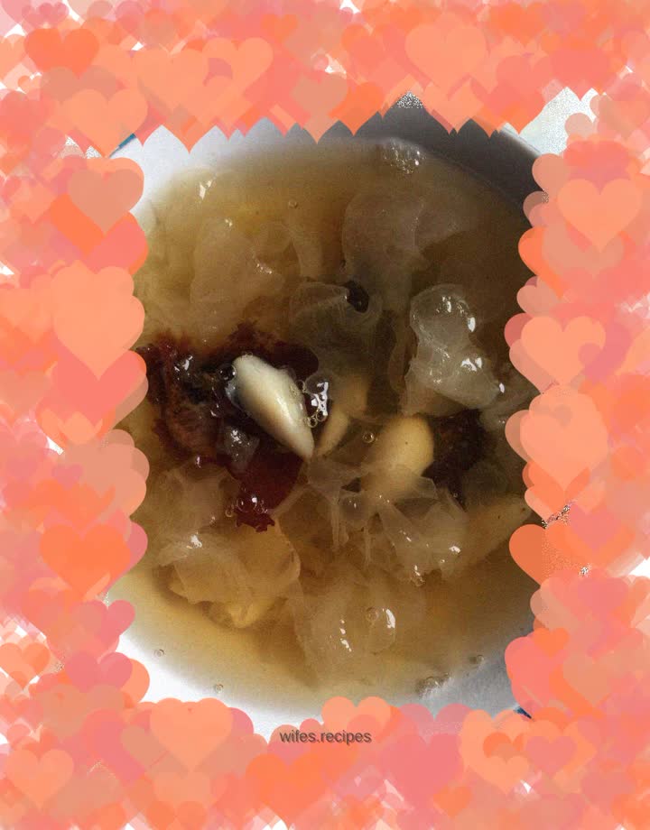 Red date, lily and white fungus soup
