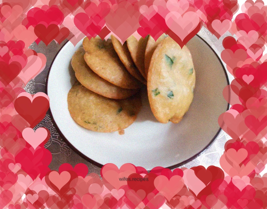 Glossy hollow oil cake