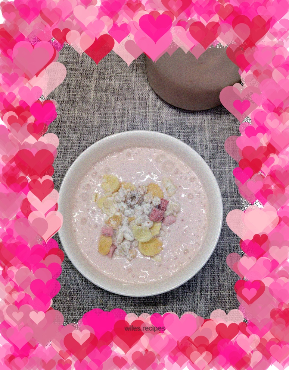 Strawberry yogurt breakfast cereal