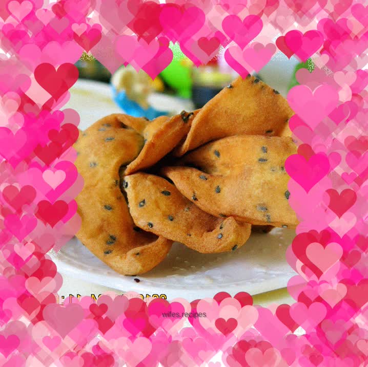 Crispy sesame leaves