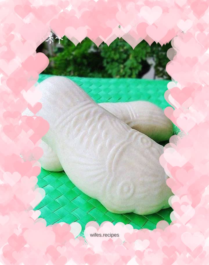 Small fish steamed buns