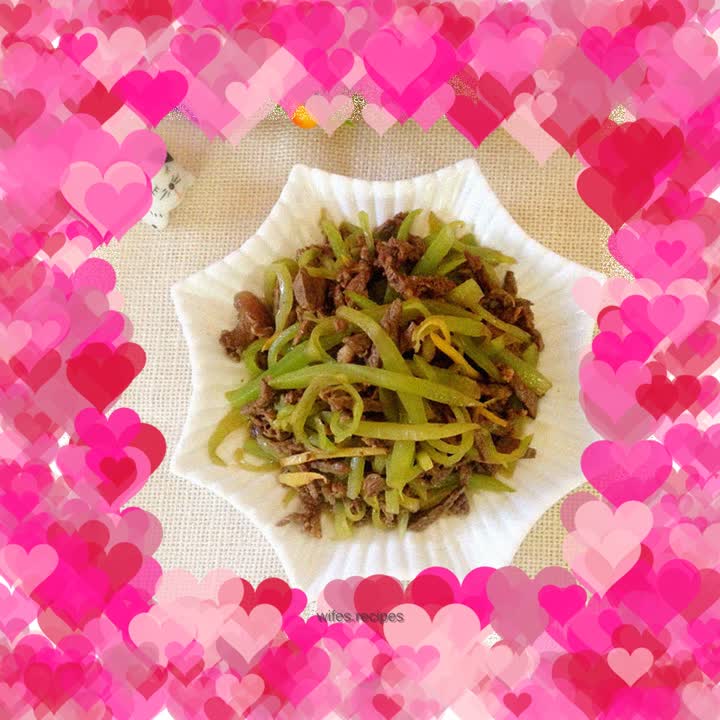 Stir-fried Shredded Beef with Lettuce