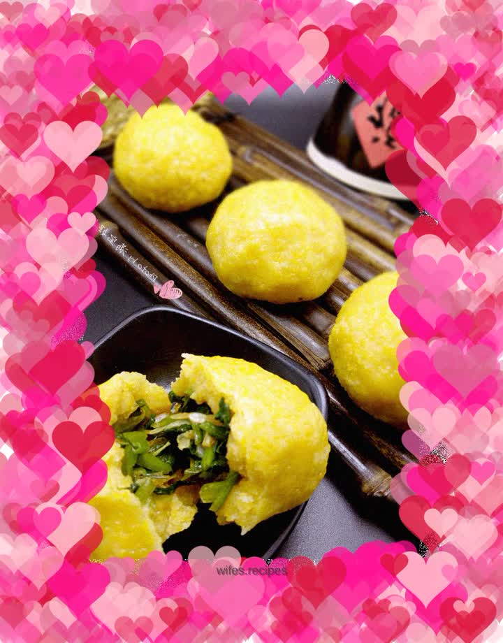 Stick noodles and wild vegetable dumplings