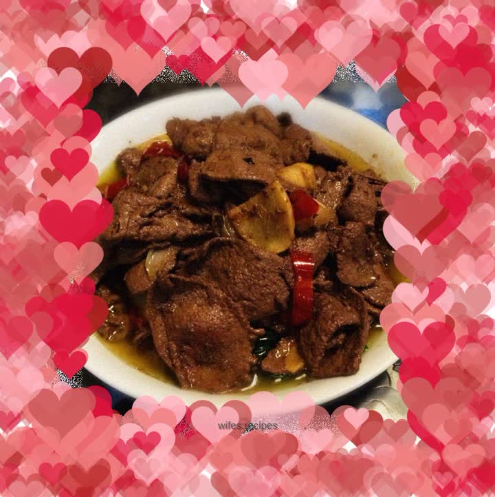 Stir-fried Pork Liver with Pickled Peppers and Spinach