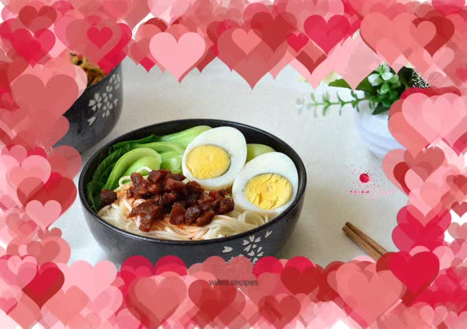 Noodles with mushroom sauce