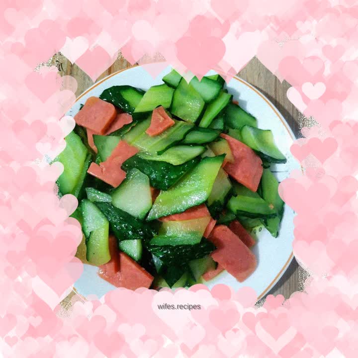 Fried ham with cucumber