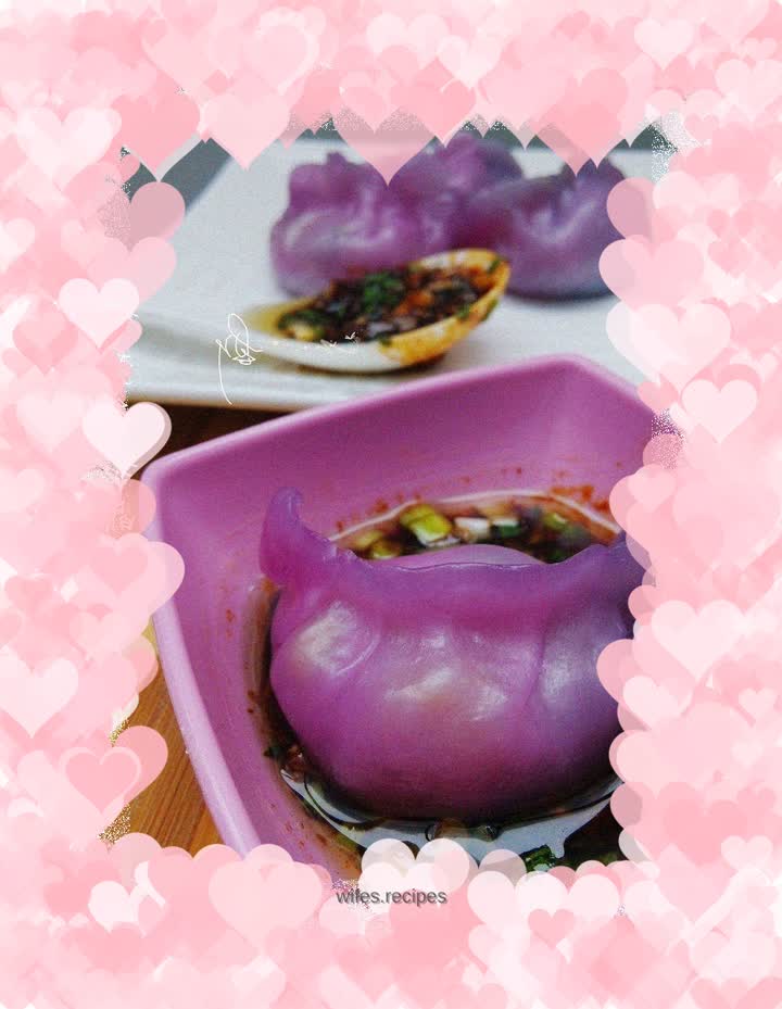 Gradient color amethyst shrimp dumplings