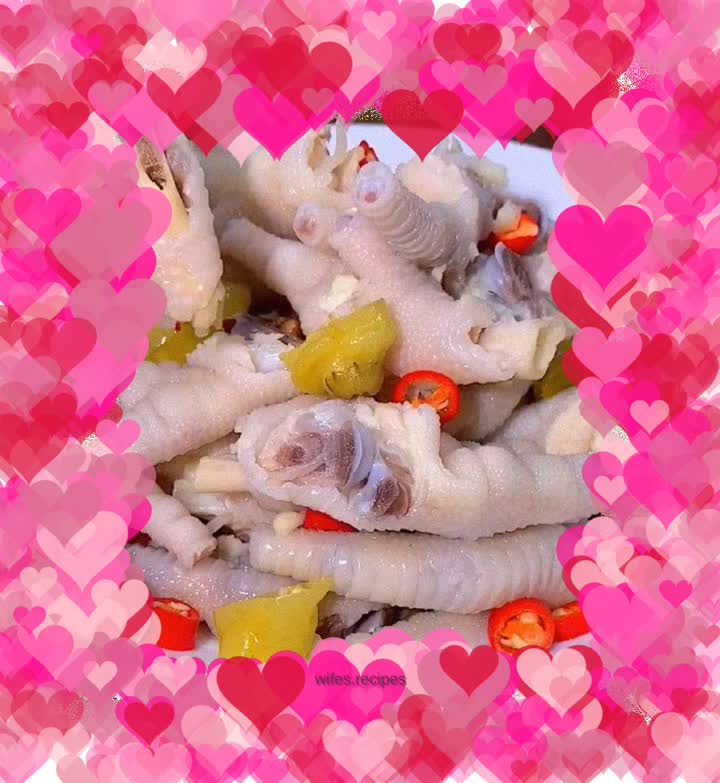 Pickled pepper chicken feet