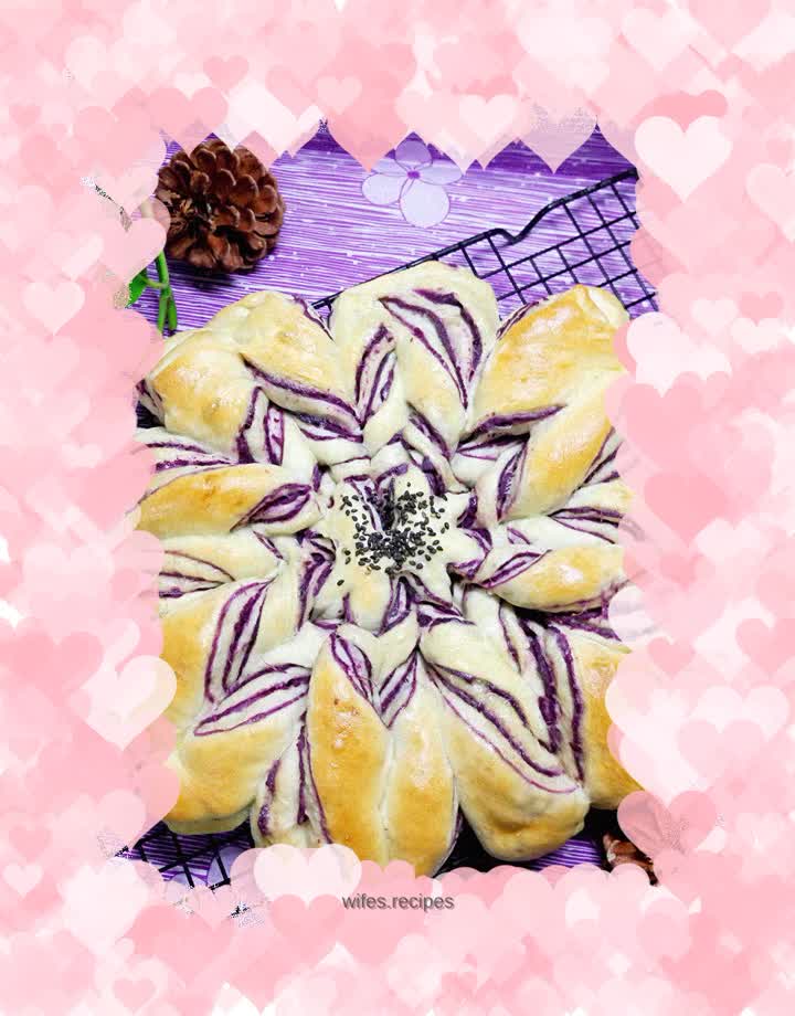Purple sweet potato flower shaped bread