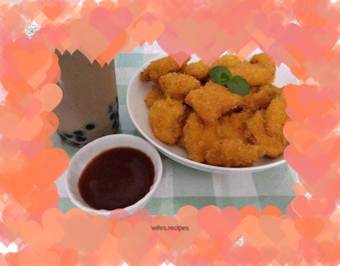 Crispy fried chicken nuggets