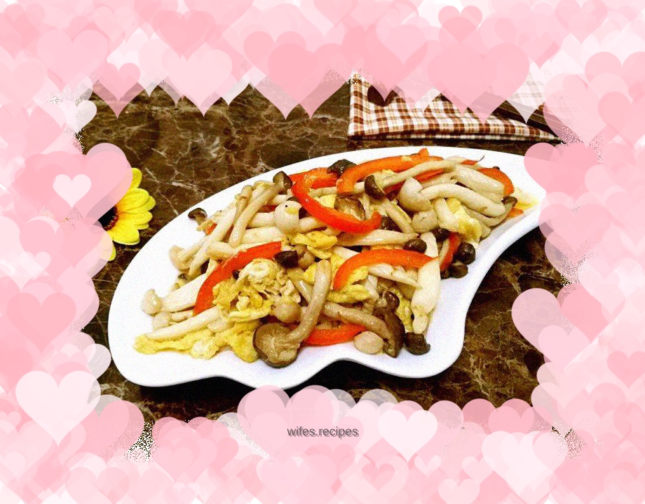 Scrambled eggs with double mushrooms