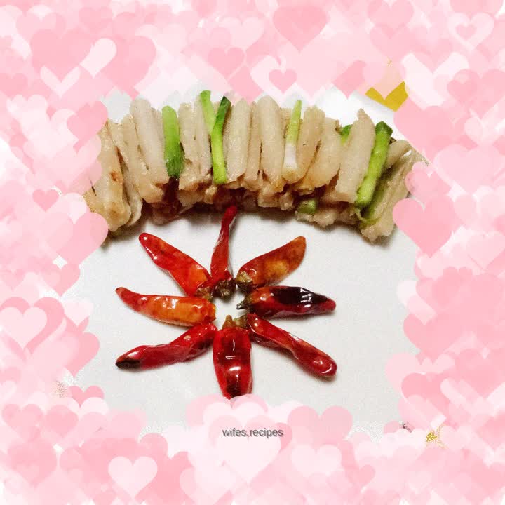 Spicy lotus root strips