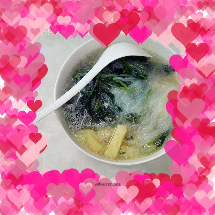 Spinach, potato and vermicelli soup