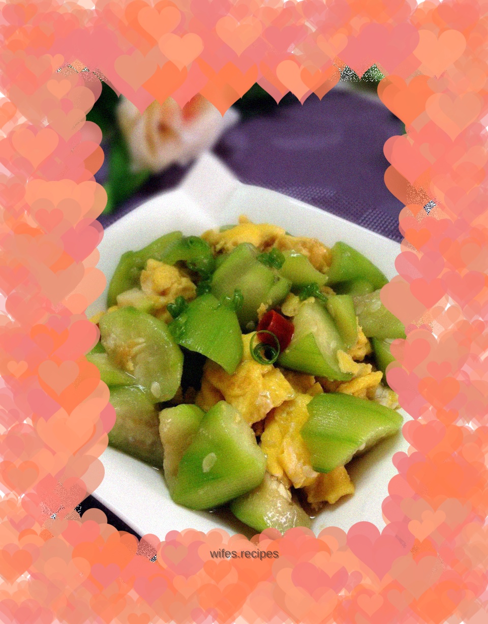 Scrambled Eggs with Oyster Sauce and Luffa