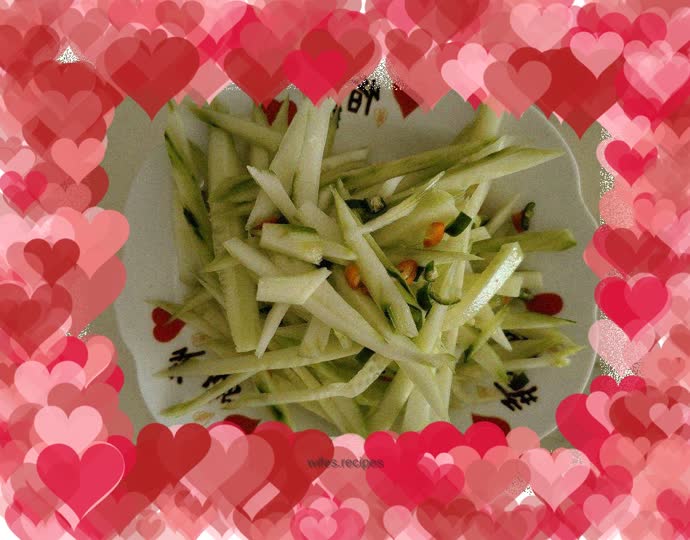 Green and red pepper mixed with cucumber