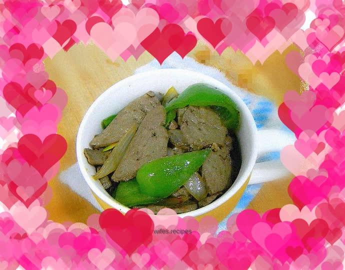 Stir-fried pork liver with onions and green peppers