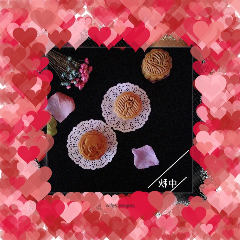 Red bean paste and salted egg mooncakes