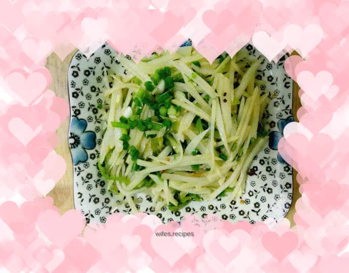 Green pepper and potato shreds
