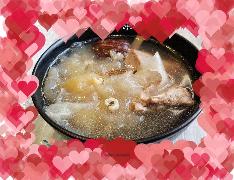 Apple, Snow Fungus and Coix Seed Soup