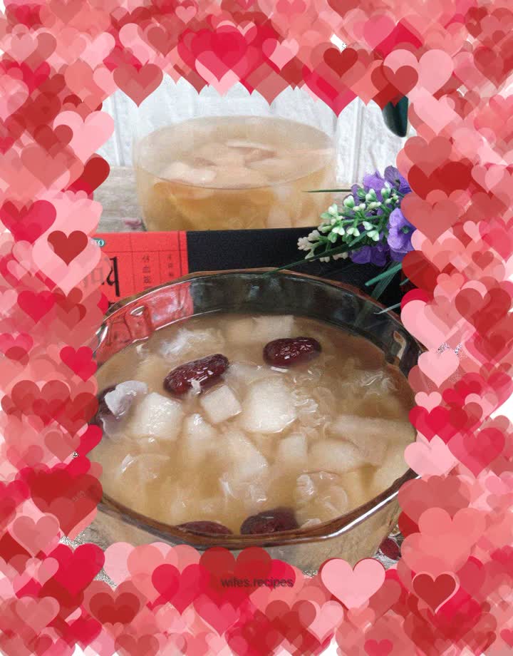 Donkey-hide gelatin, snow fungus and pear soup