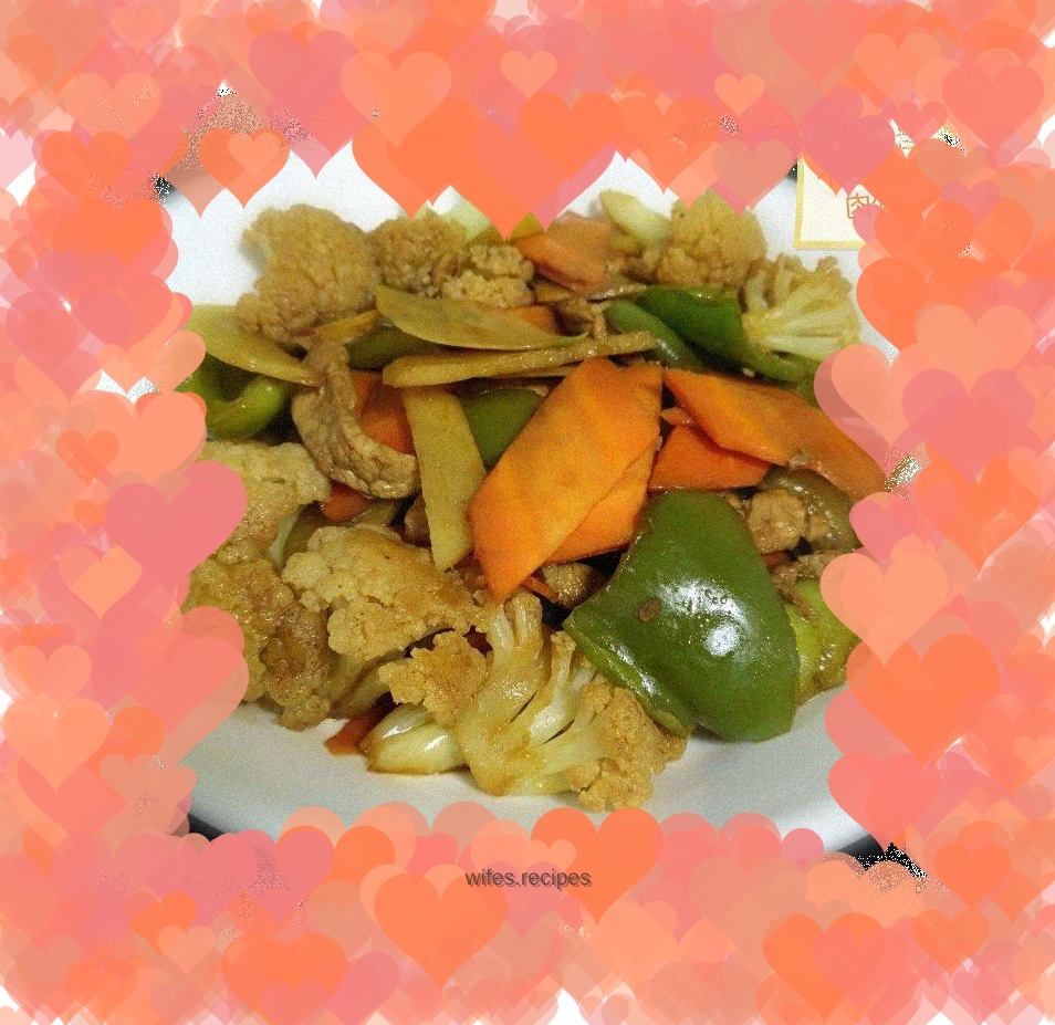Stir-fried pork with cauliflower and carrots