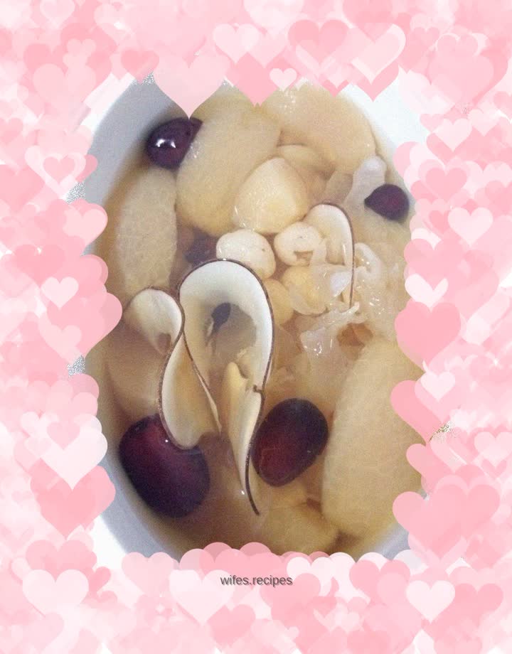 Sea Coconut, Apple, Longan, Red Dates and Tremella Sweet Soup