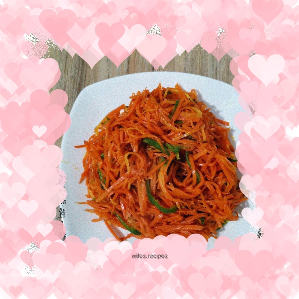 Stir-fried shredded carrots