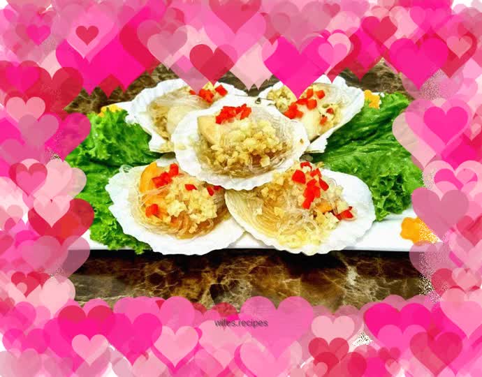 Steamed scallops with garlic vermicelli