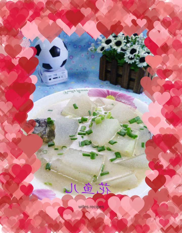 River crucian carp and winter melon soup