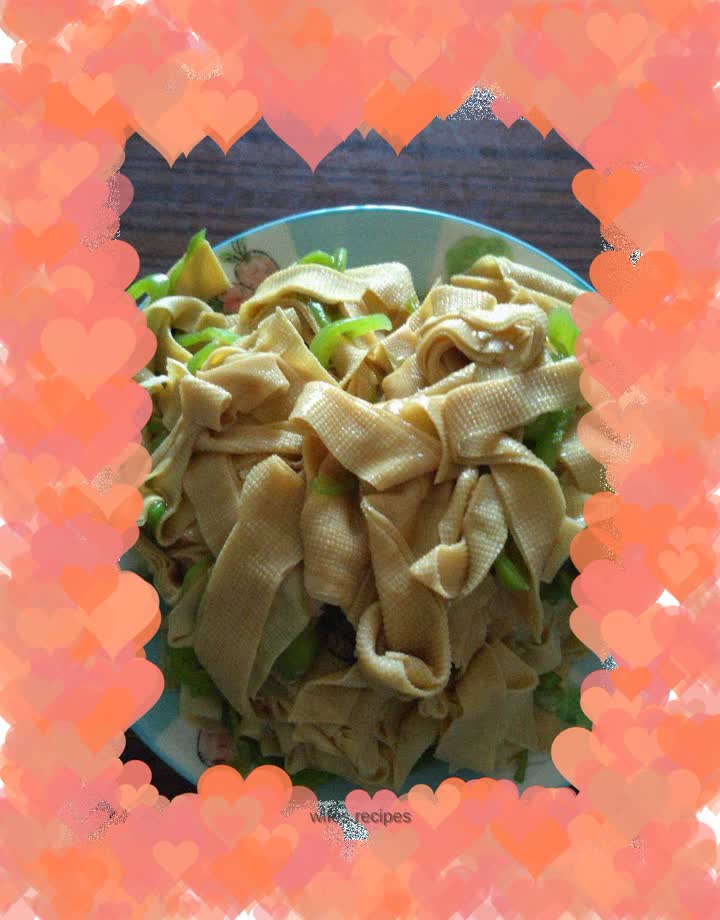 Spicy pepper tofu skin