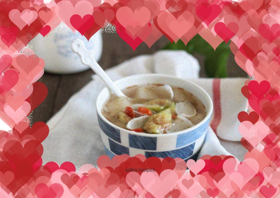 Sweet fig, pear and lily soup