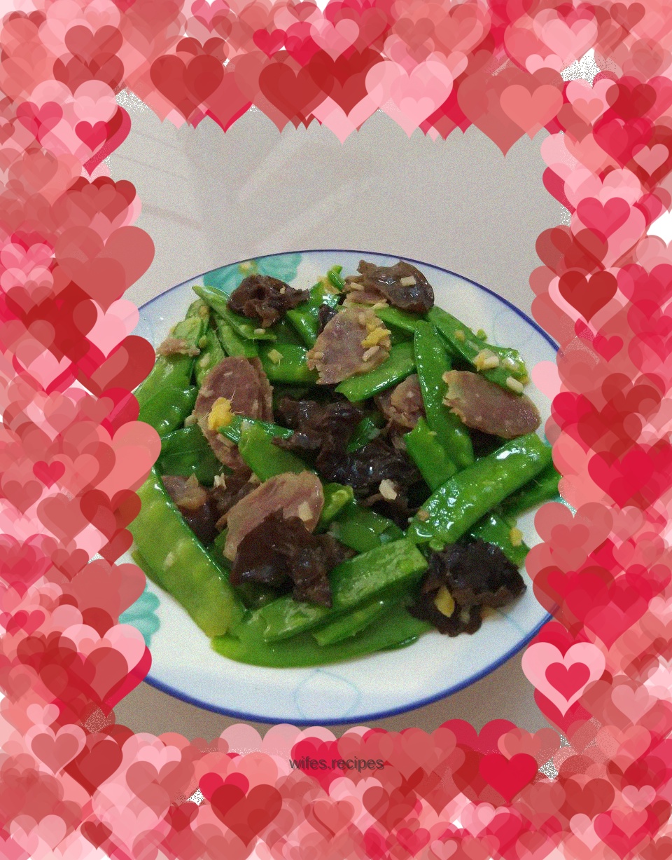 Fried Sausage with Snow Peas