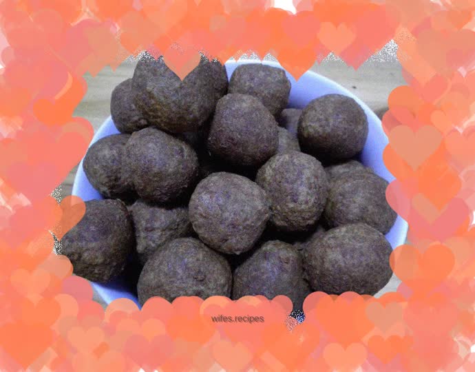 Tofu and mung bean flour balls