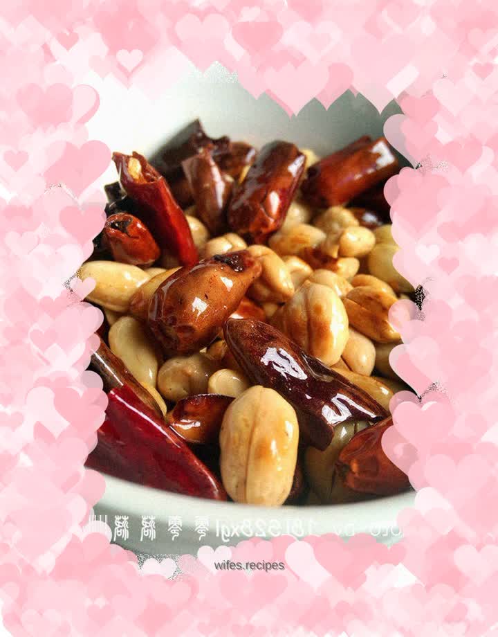 Homemade delicious snacks: Spicy Peanuts