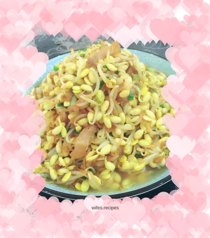 Fragrant golden soybean sprouts