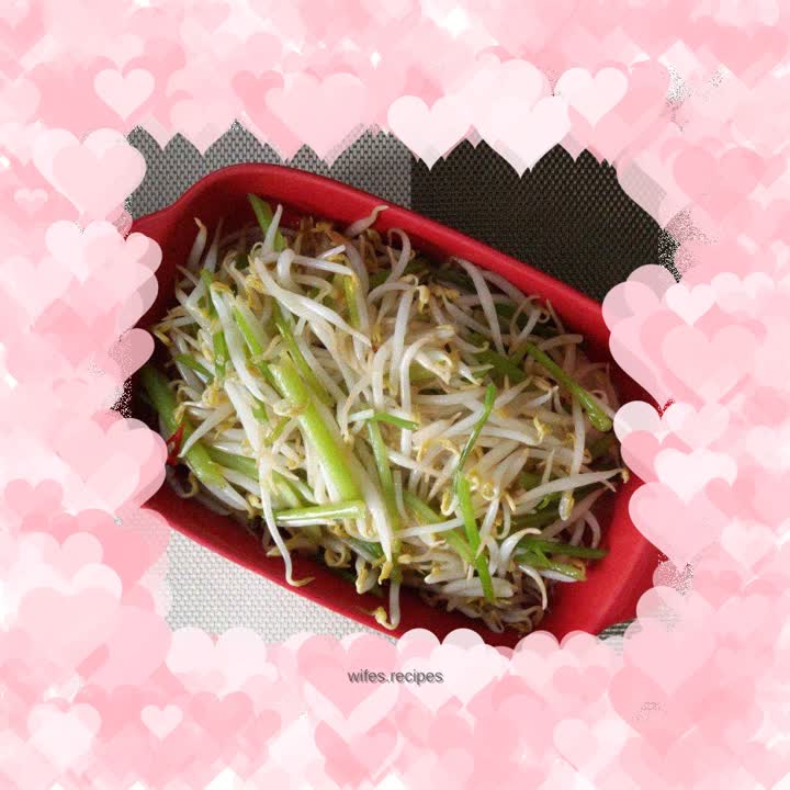 Stir-fried bean sprouts with celery