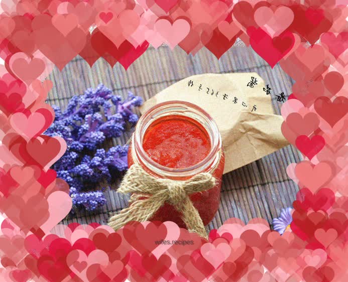 Homemade tomato sauce for decorating flowers