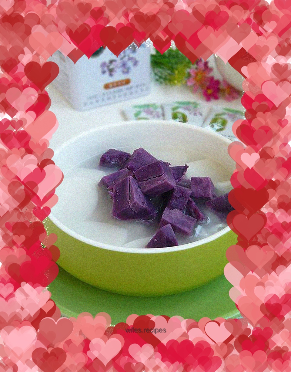 Purple sweet potato rice cake soup