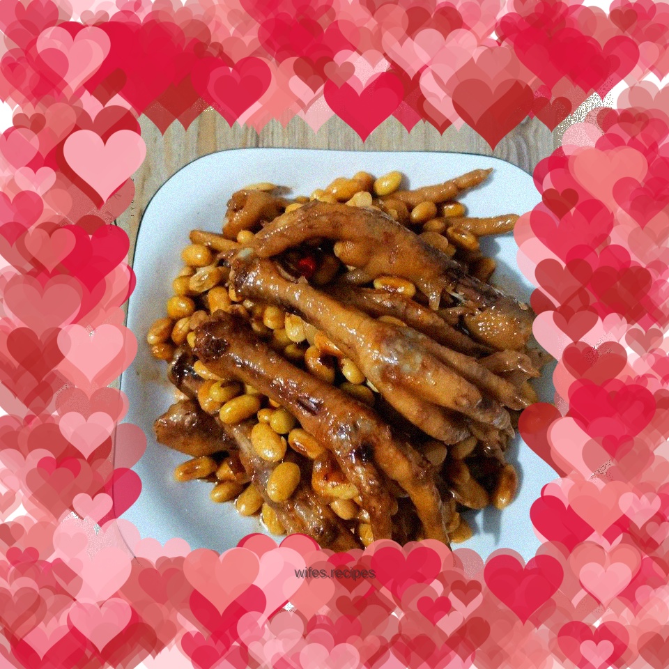 Soybean-roasted chicken feet