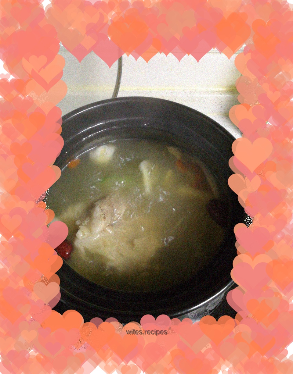 Stick-bone radish (quail) egg and winter bamboo shoot soup