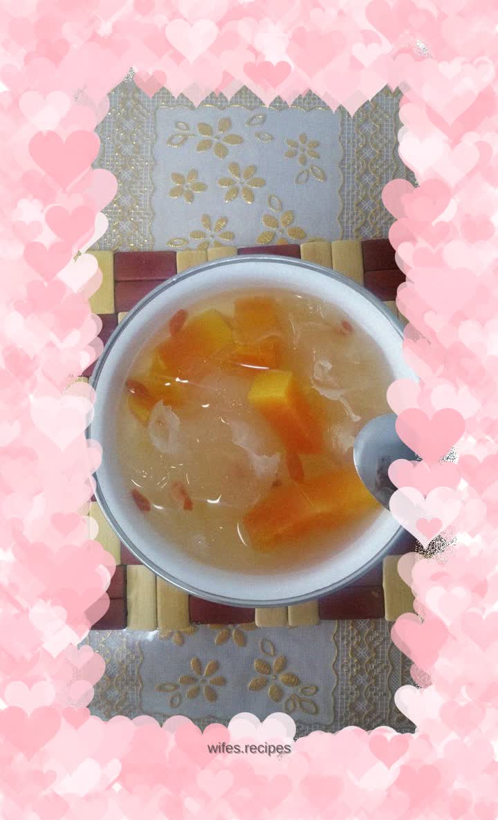 Papaya and Tremella Soup