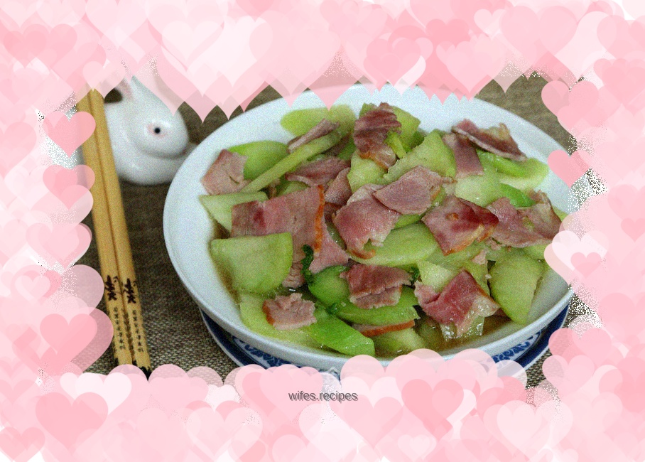 Stir-fried bacon with kale