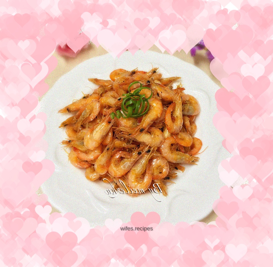 Fried river shrimp in oil