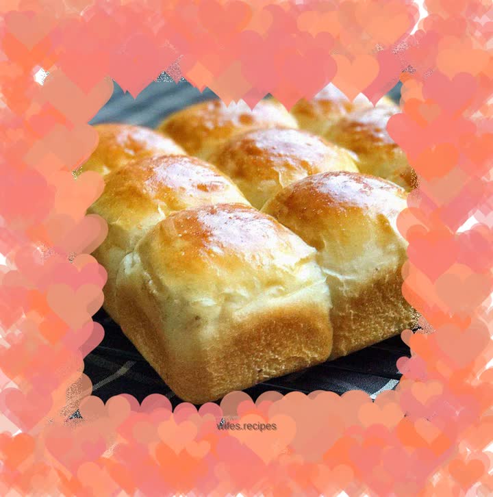 Whole wheat honey raisin buns