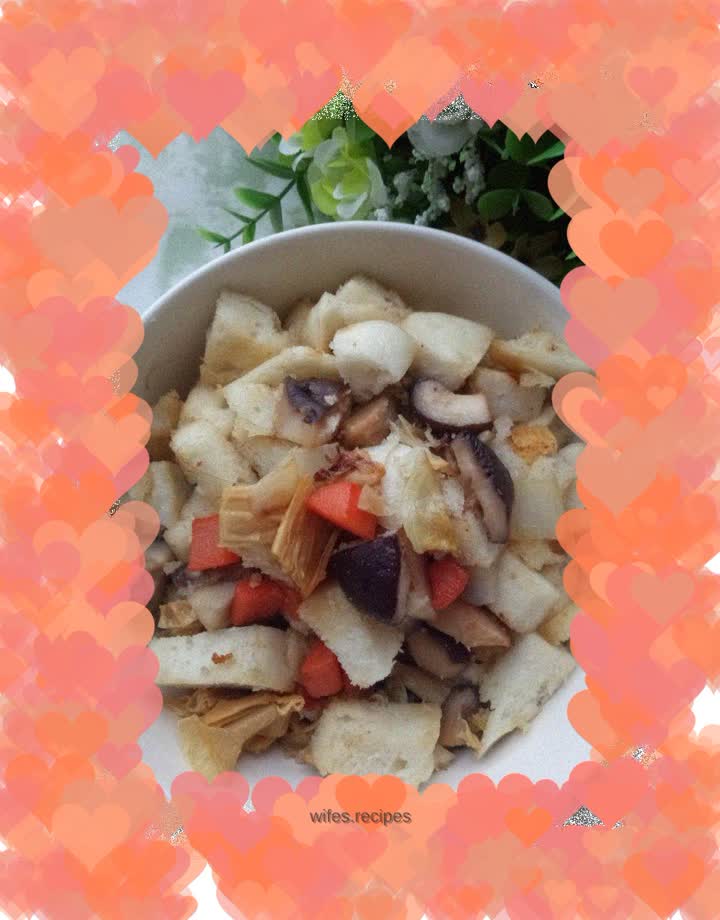 Stir-fried steamed buns with mixed vegetables