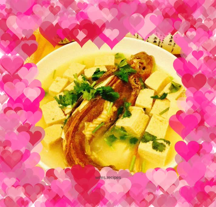 Red-headed fish stewed with tofu