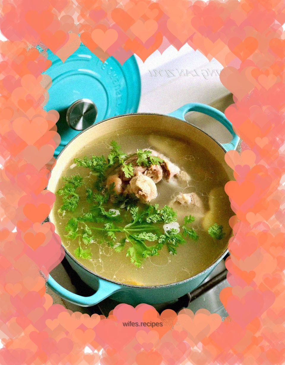 White radish and hoof soup (elbow soup)