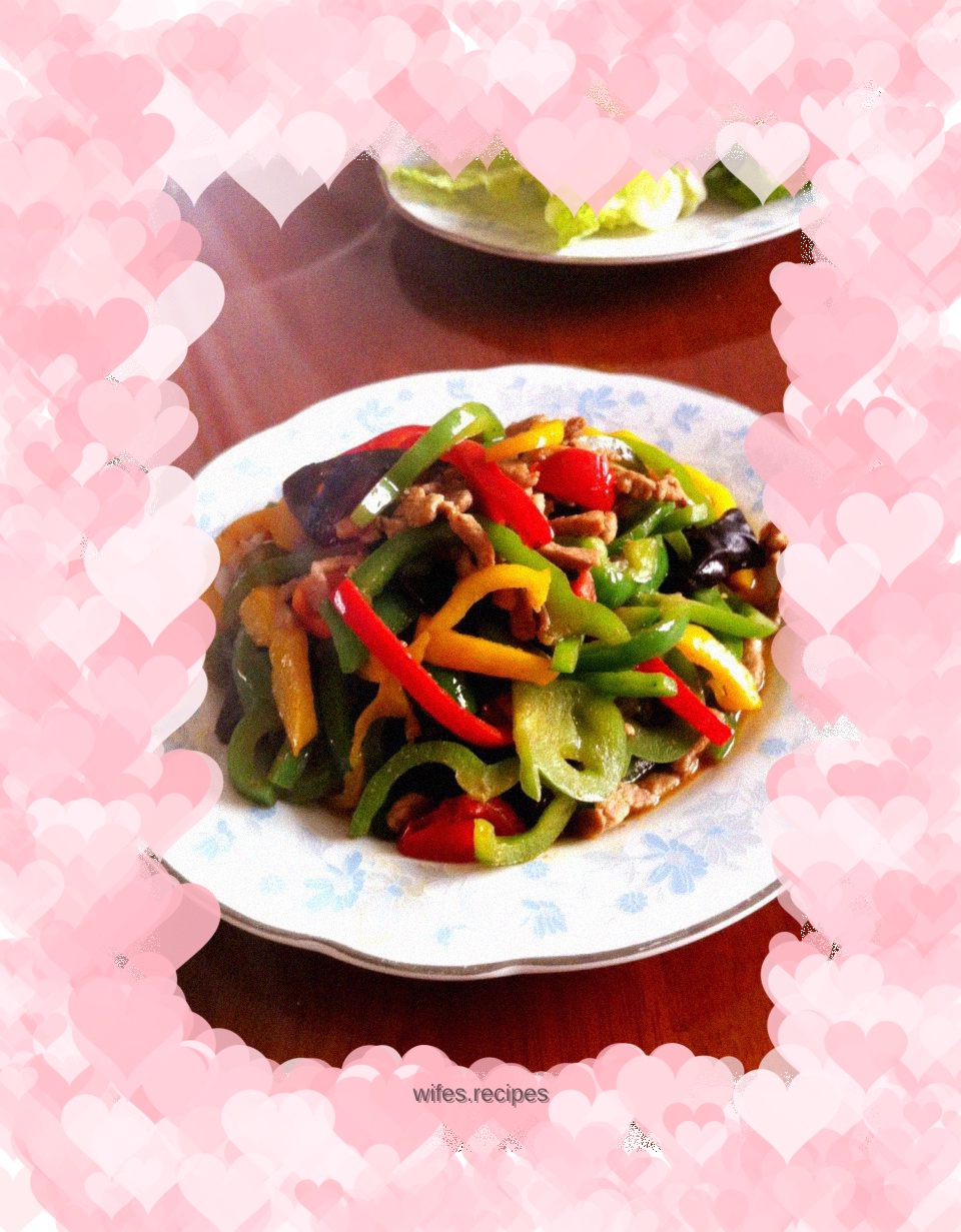 Stir-fried shredded pork with three-color peppers