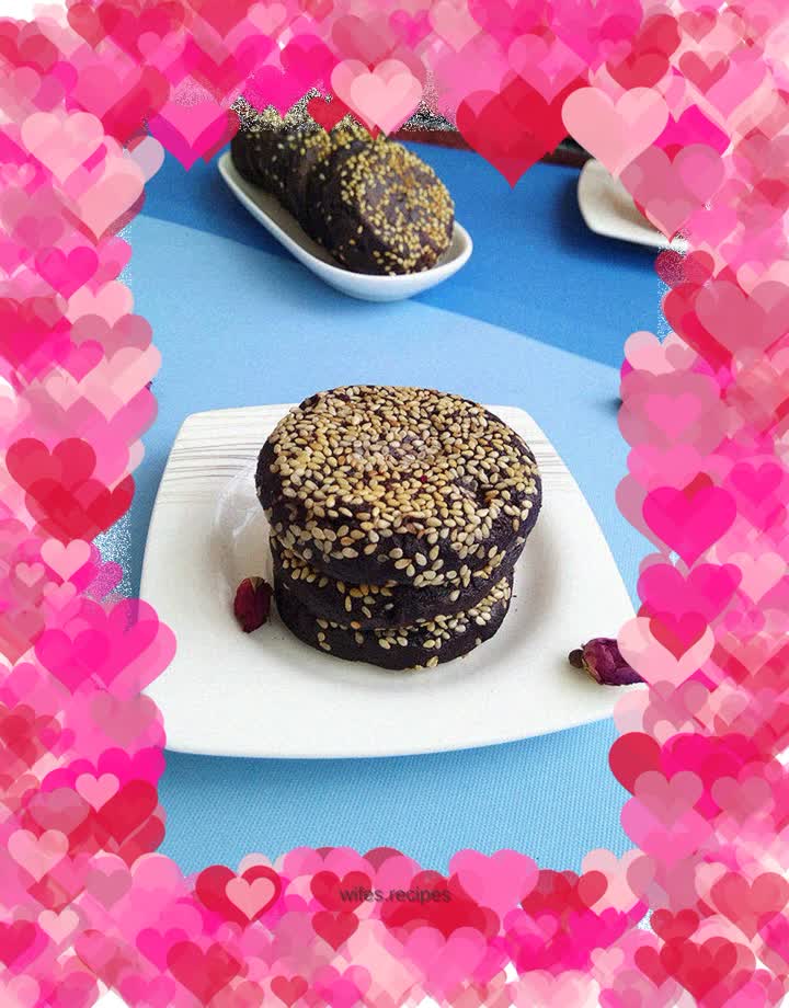 Purple rice flour and bean paste filling glutinous rice cake