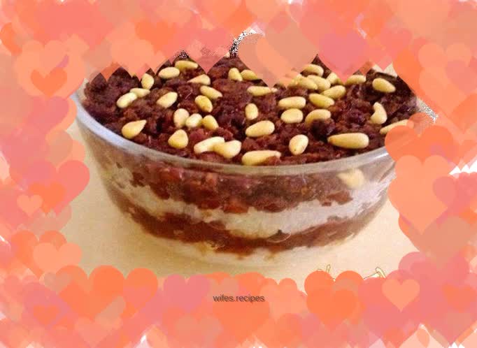 Red bean and pine nut rice cake